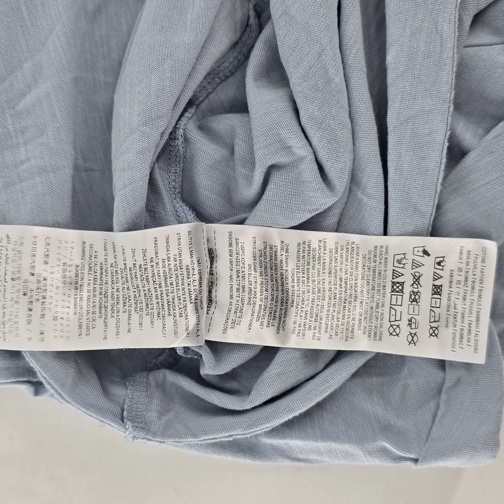 GUESS Light Blue/Gray Short Sleeve Relaxed Tee - Picture 7 of 8